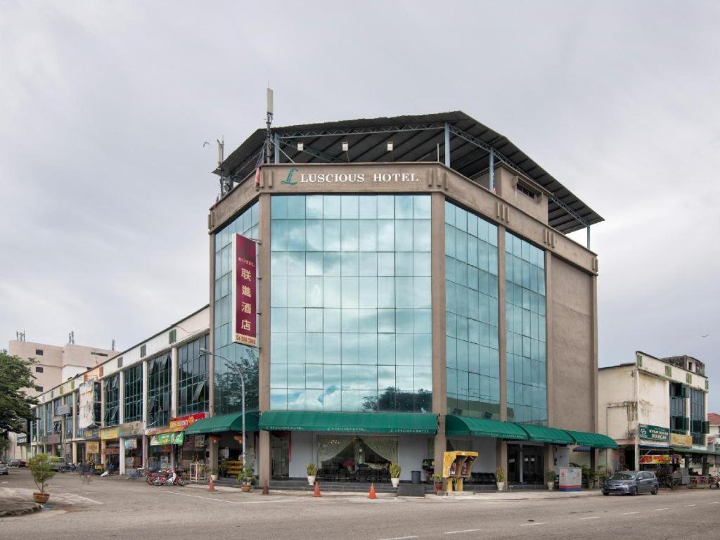Luscious Hotel Bukit Mertajam Exterior photo
